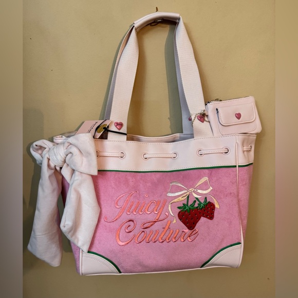 Juicy Couture Pink and Blush Tote with Heart Charm - Picture 2 of 8